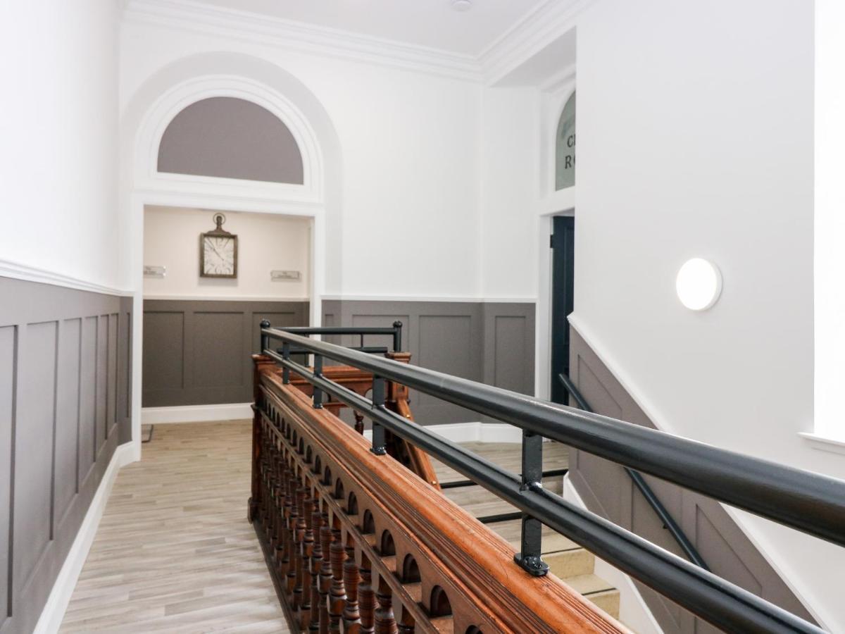 The Court Room At The Institute Executive Apartments Keith Eksteriør billede